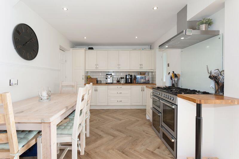 OPEN PLAN LIVING DINING KITCHEN