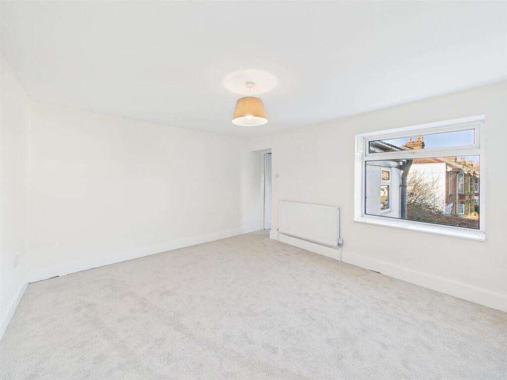 6 - 2 bedroom end-terraced house.jpg