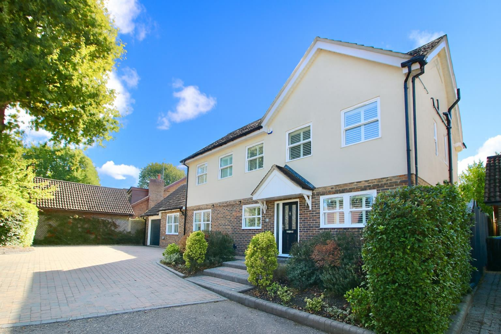 ChatGPT Image Sep 30, 2025, 03_49_32 PM.png