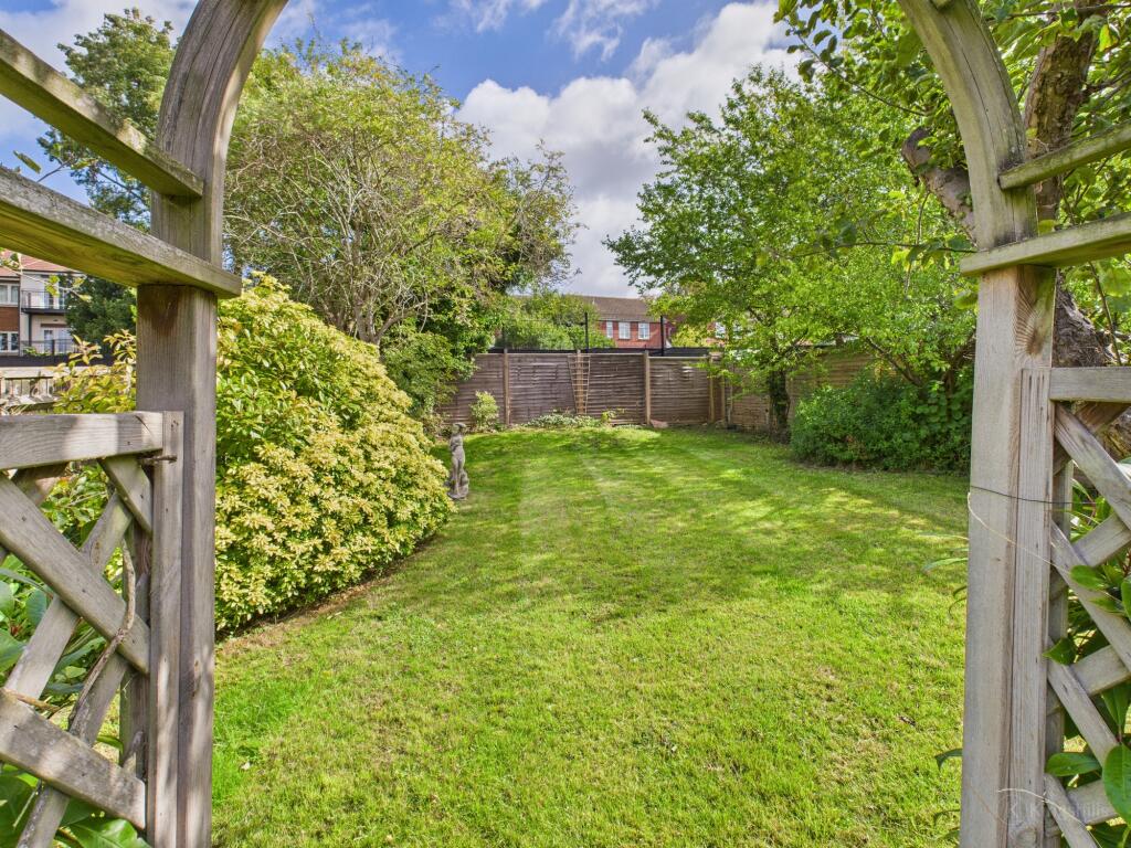 CAM02119G0-PR0459-STILL026