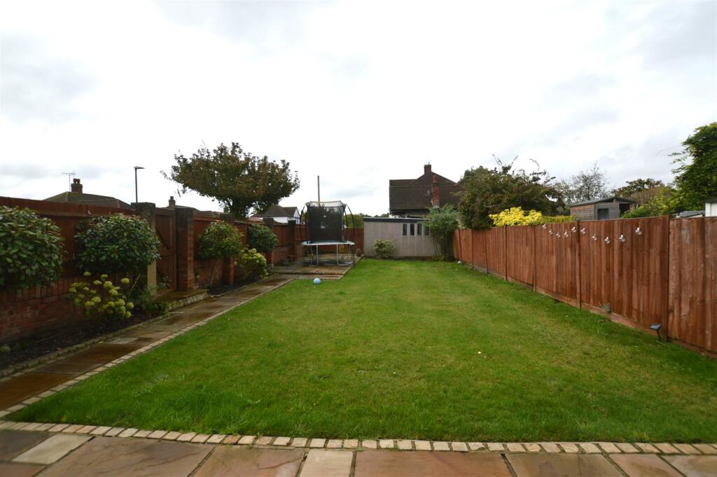 201 Lyndhurst Ave gdn Oct 24.JPG