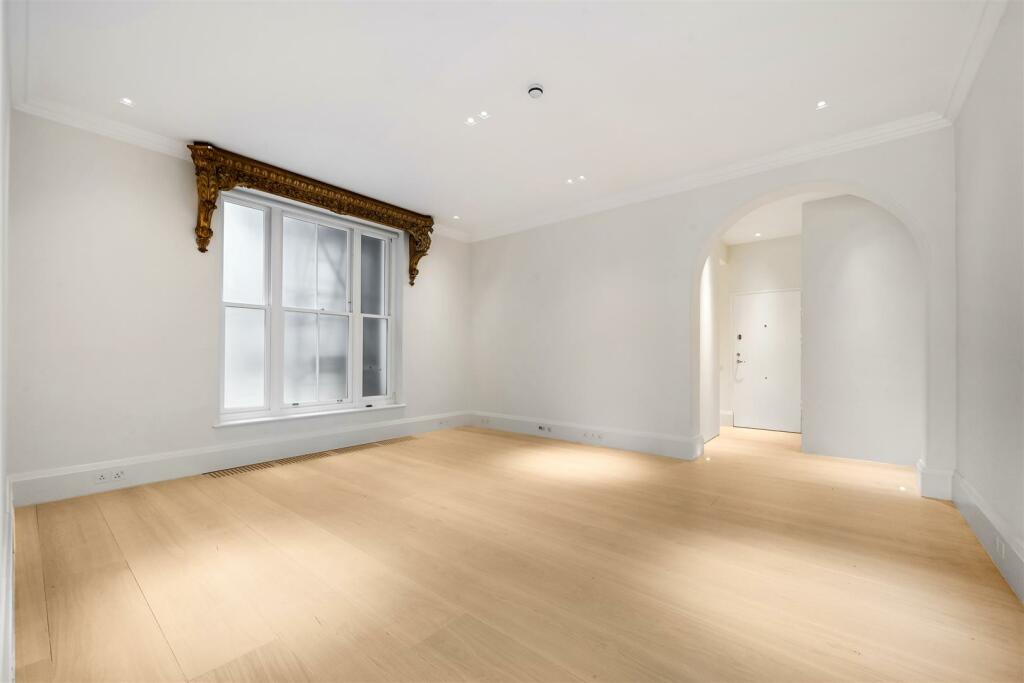 Flat FGH, 54 56 Cadogan Square (18).jpg