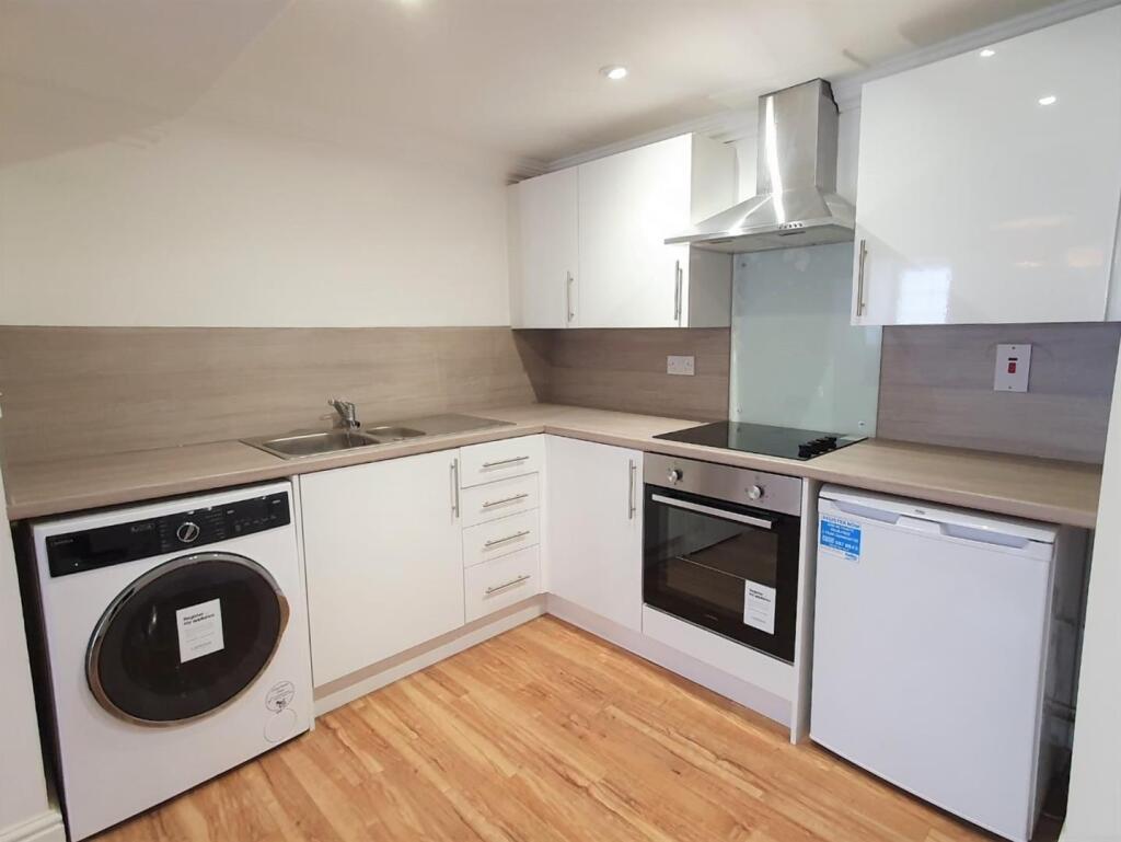 5 Wheal Brake Lodge Kitchen