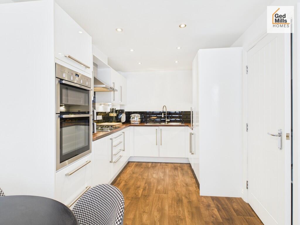 CAM04261G0-PR0038...