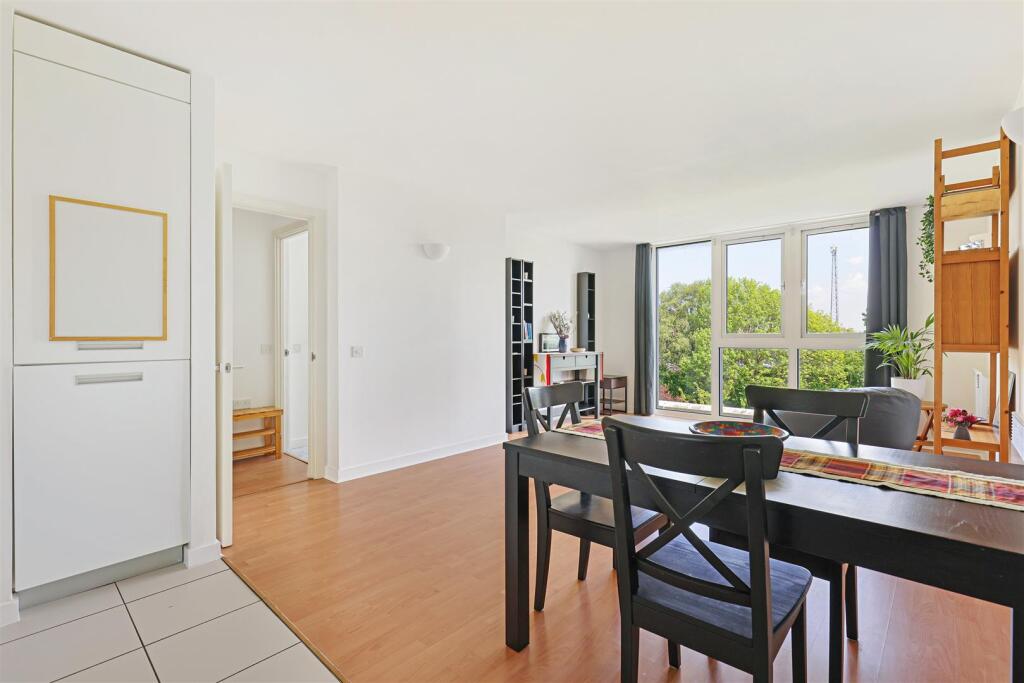 Reception room 3.jpg