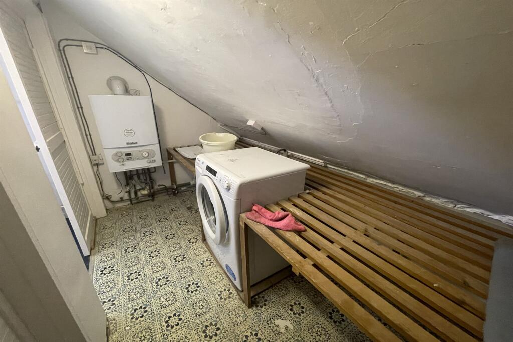Utility area off bat