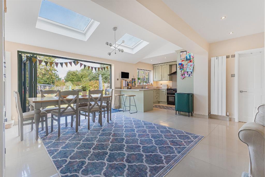 KITCHEN/DINING/FAMILY ROOM