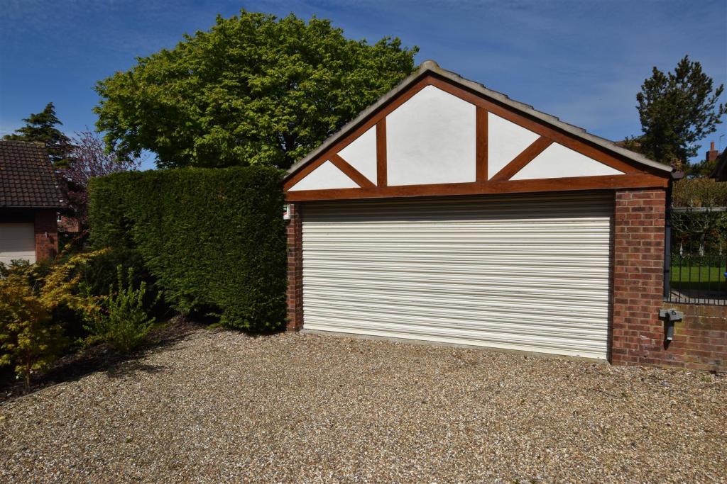 Garage.JPG