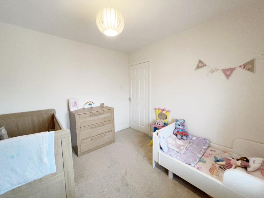 Bedroom 2 pic 2.jpg