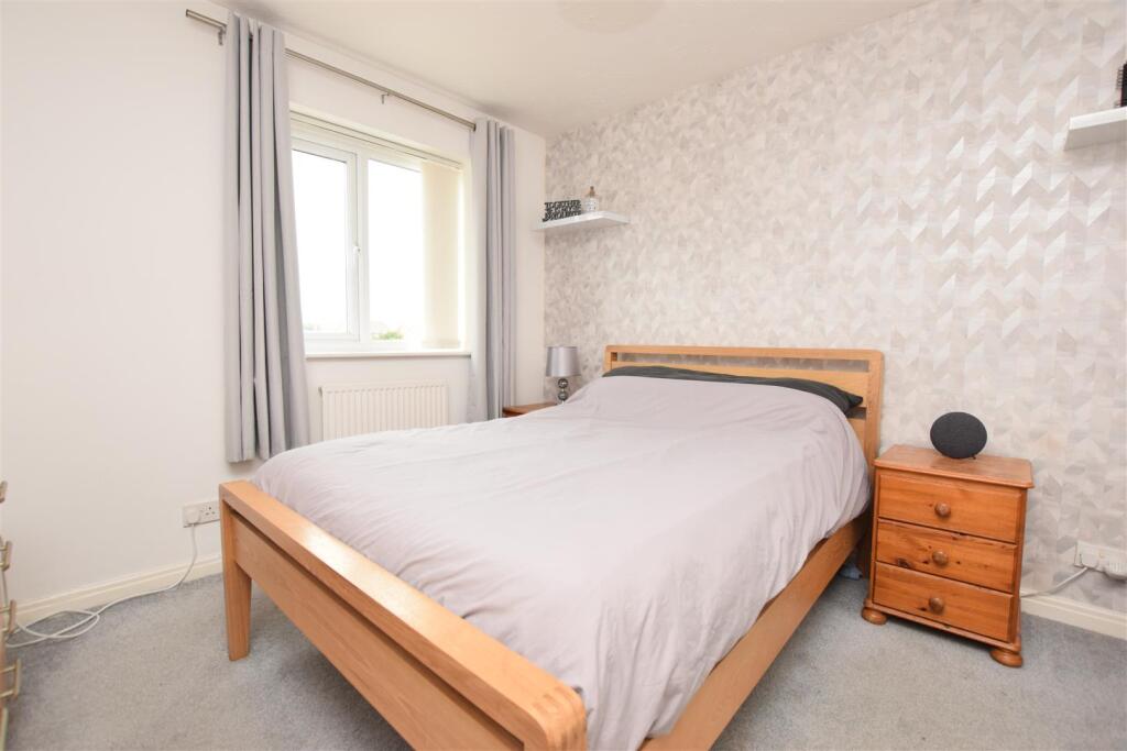 Bedroom 1.JPG