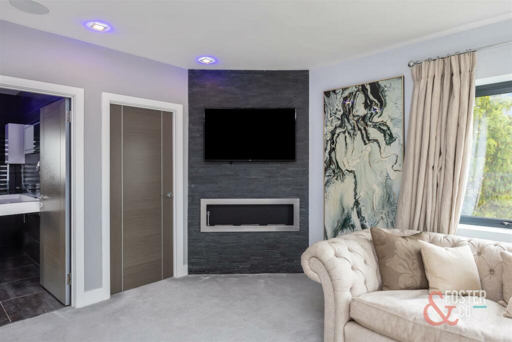 Hill Drive, 17-037.jpg