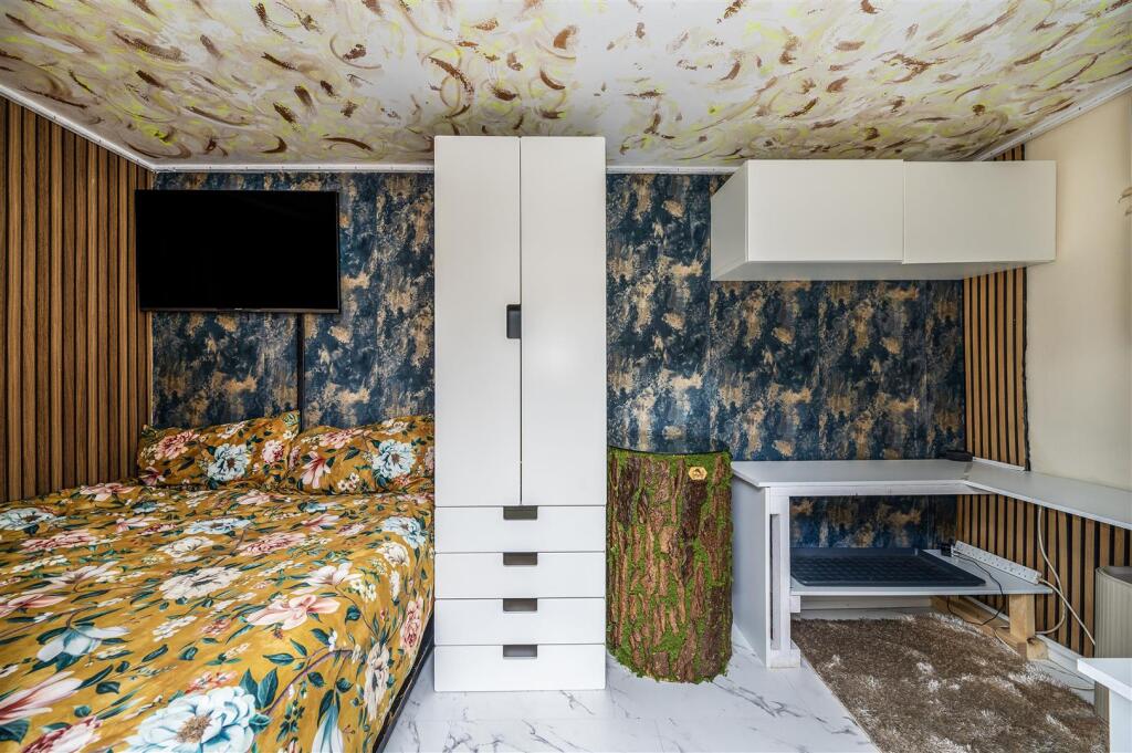 Garden Bedroom.jpg