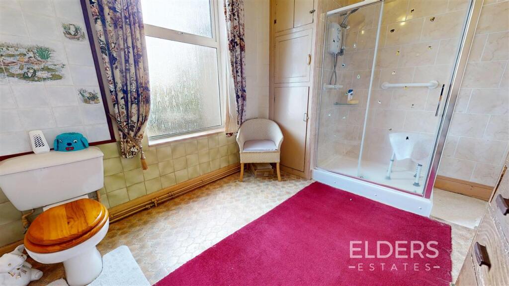 SHOWER ROOM