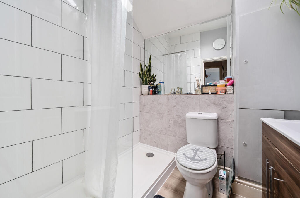 1303444-6-683efa6...