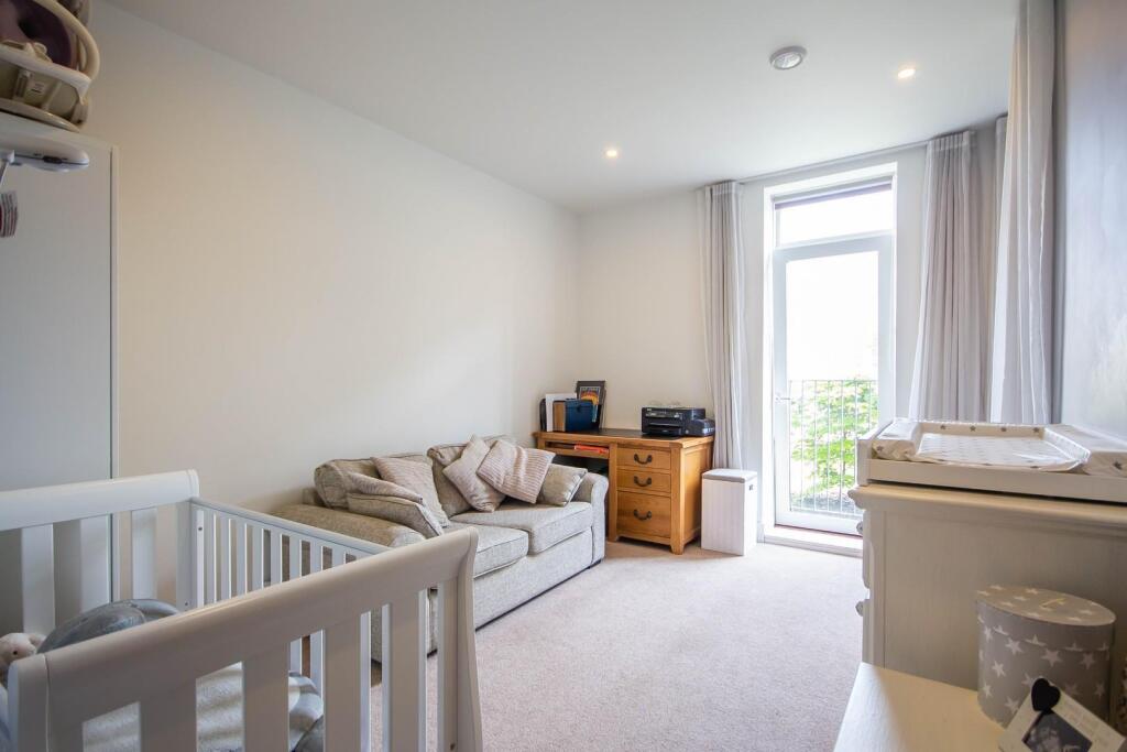 Bedroom 1.jpg