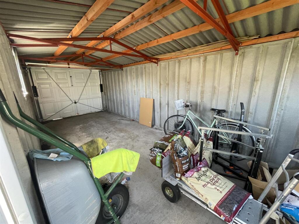 Garage.jpeg