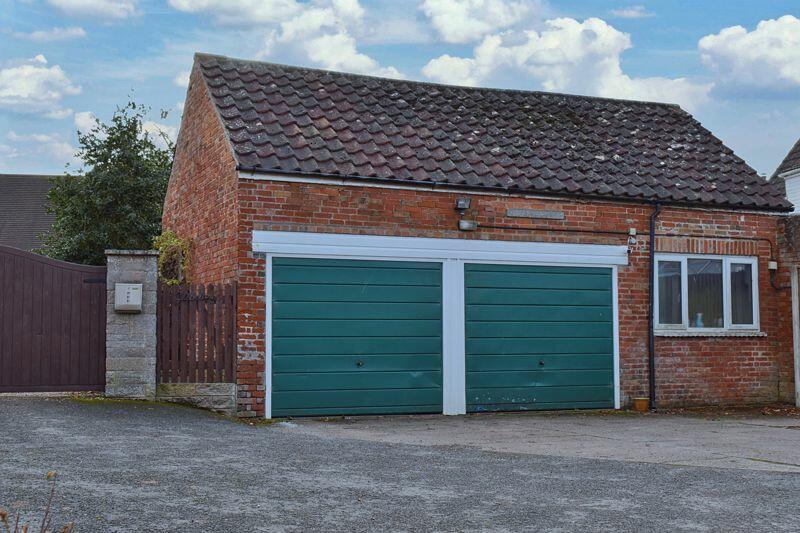 Double Garage/Workshop