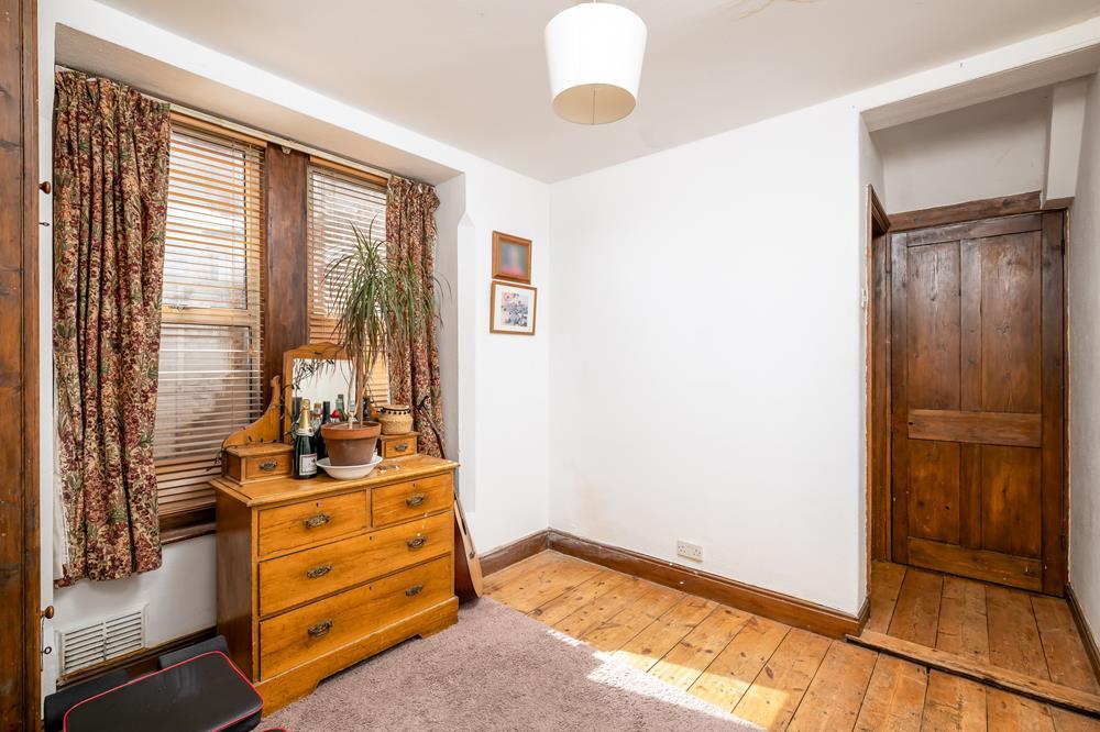 250417 - 99 George Street, Bedford - 14