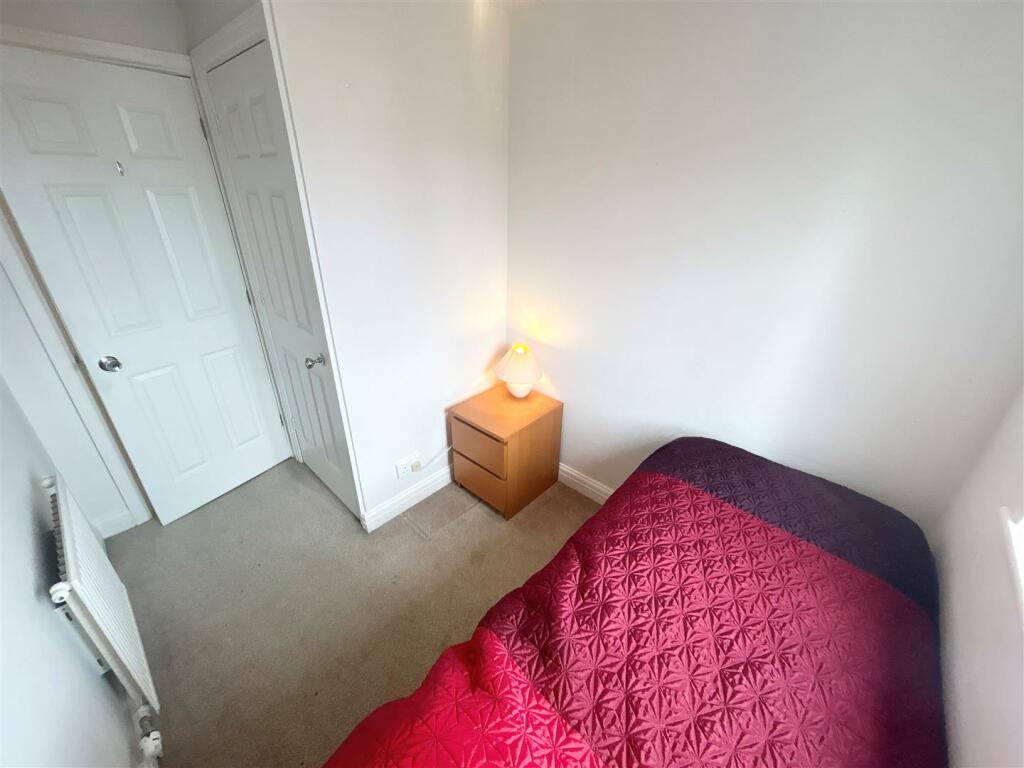 Bed 3.jpg