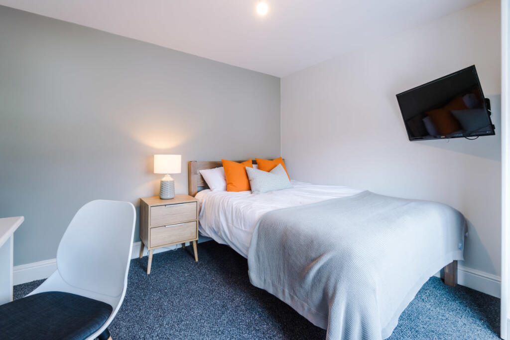 10 Holcombe, Bedroom 8