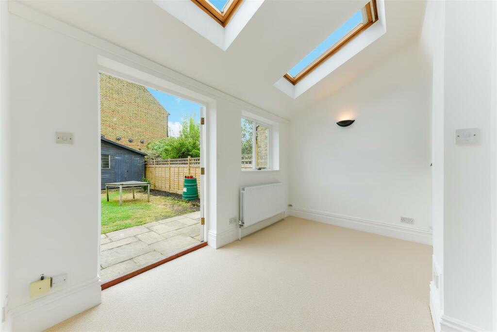 LAMBTON ROAD, 118- (10).jpg