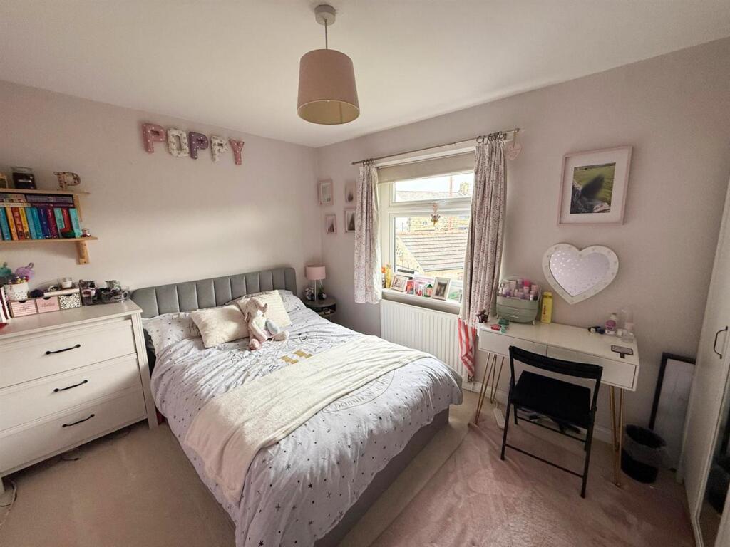 Three Bed Terraced Silsden (21).jpg