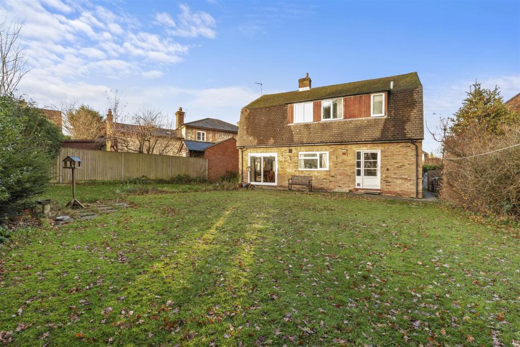 12 Lowlands Crescent, HP15 6EG-2.jpg