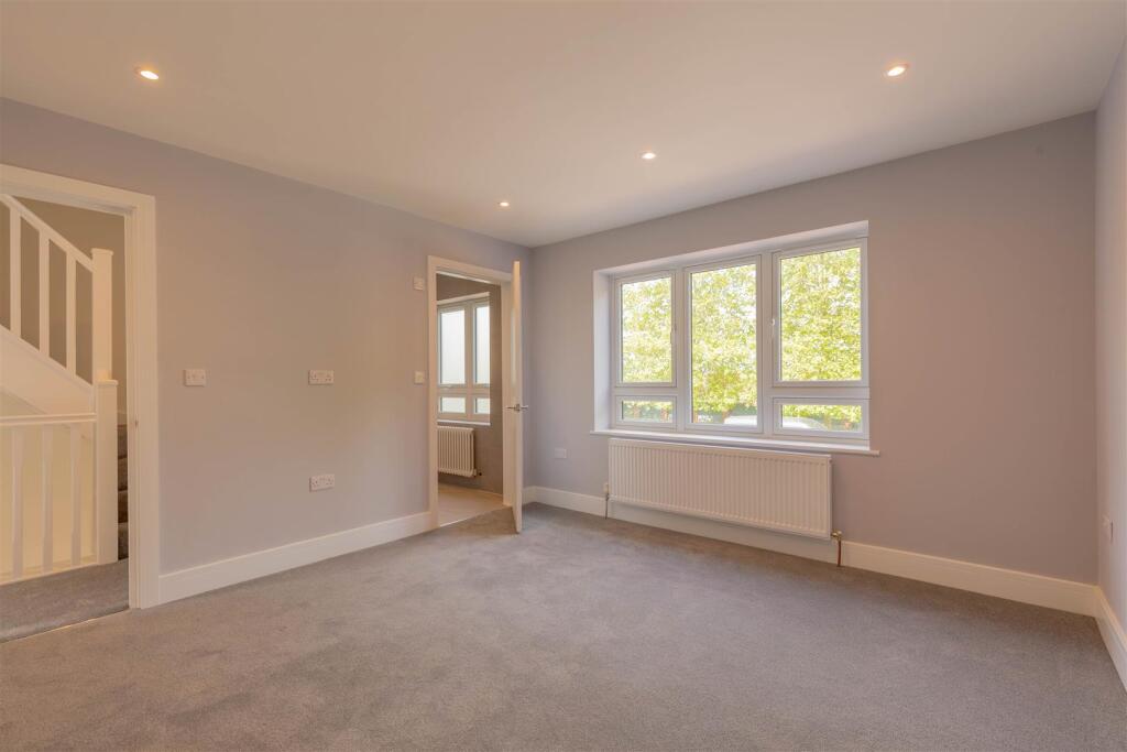 138 staines road, Sunbury-right  (25).jpg