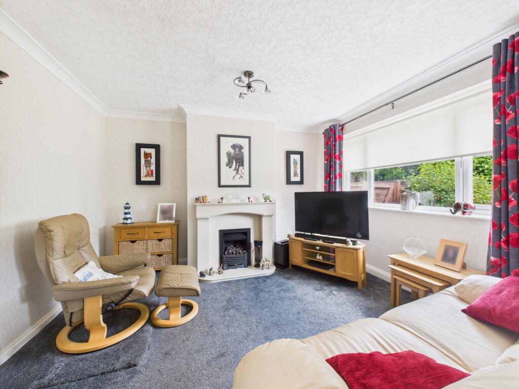 9. CAM04922G0-PR0051-STILL010