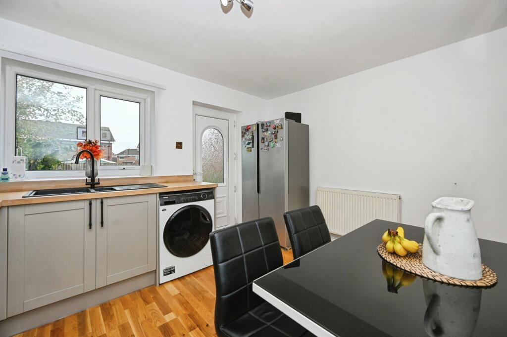 Kitchen/Dinning Area