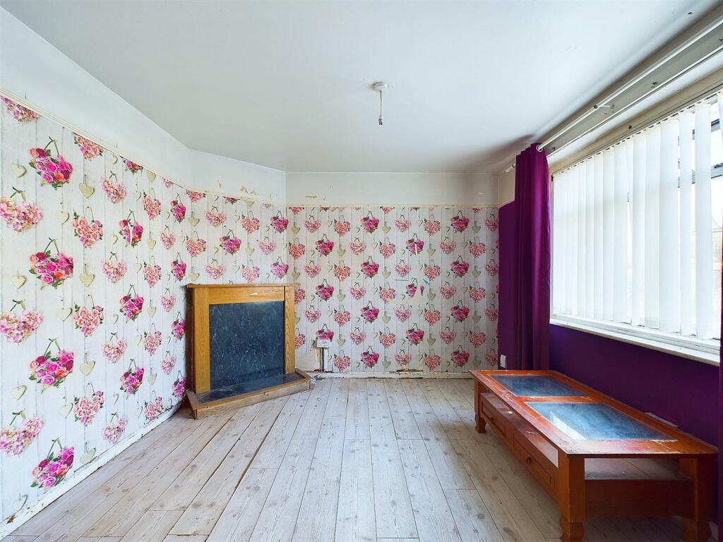 4 - Semi-detached house for Auction, Kingswood, Br