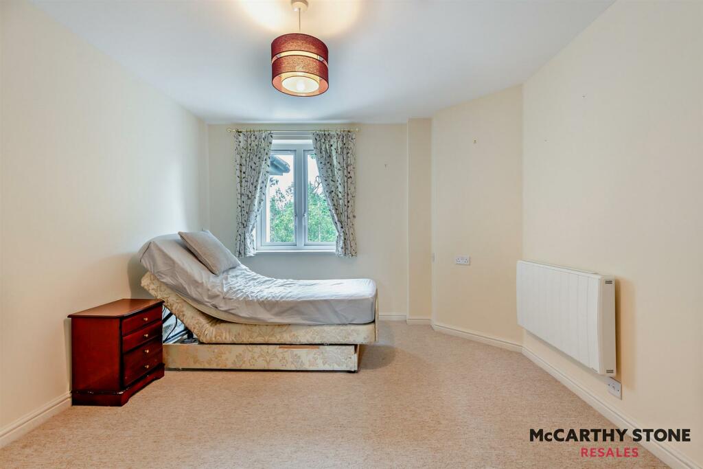 8608949-interior03-800.JPG