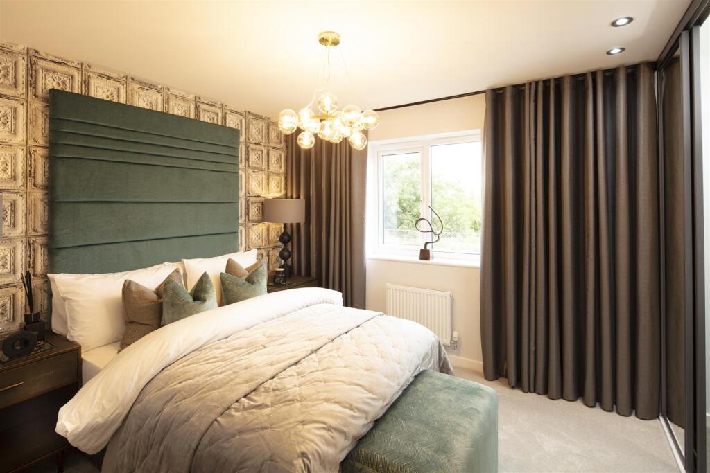 Principal bedroom