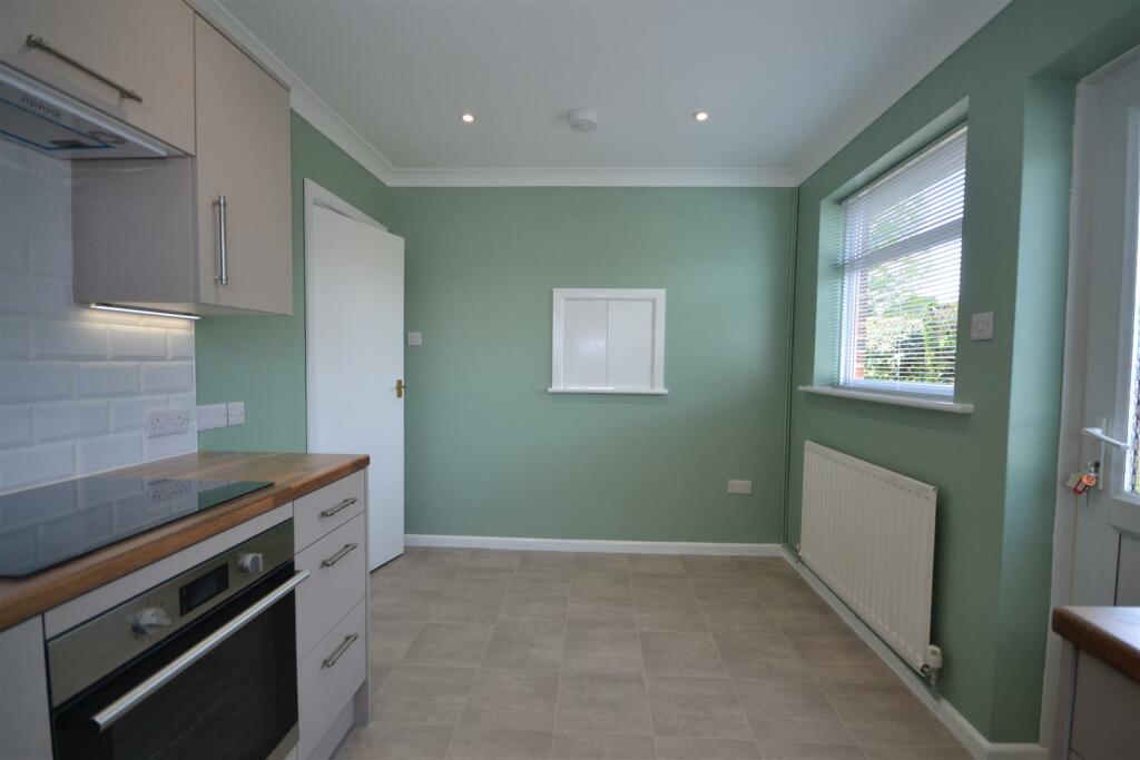 Kitchen Diner.JPG
