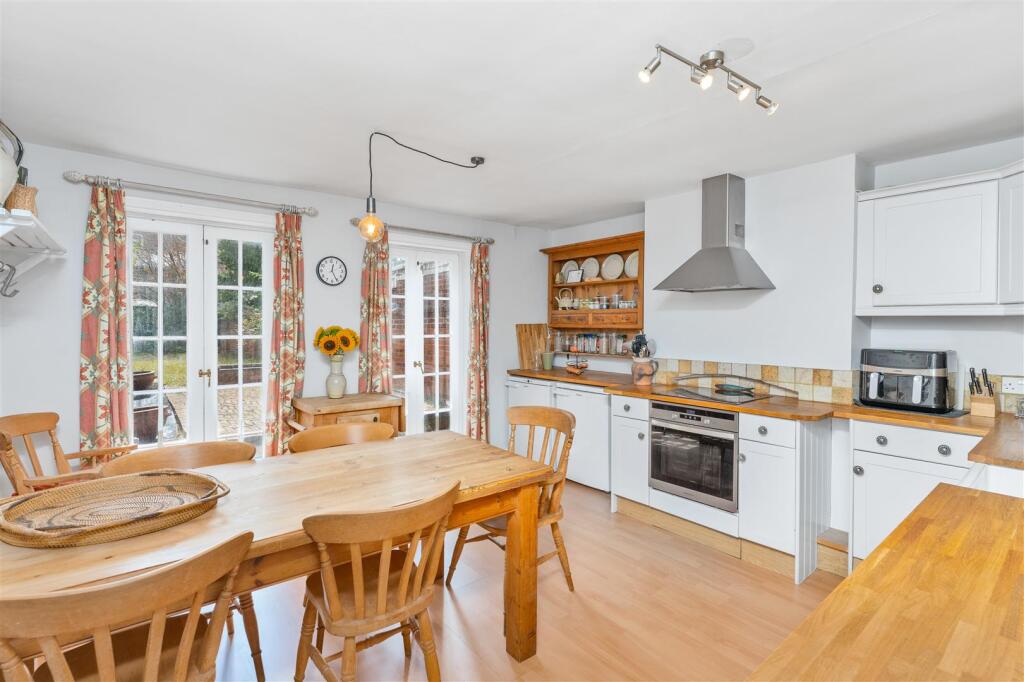 12 Crouch Street, Banbury-7.jpg