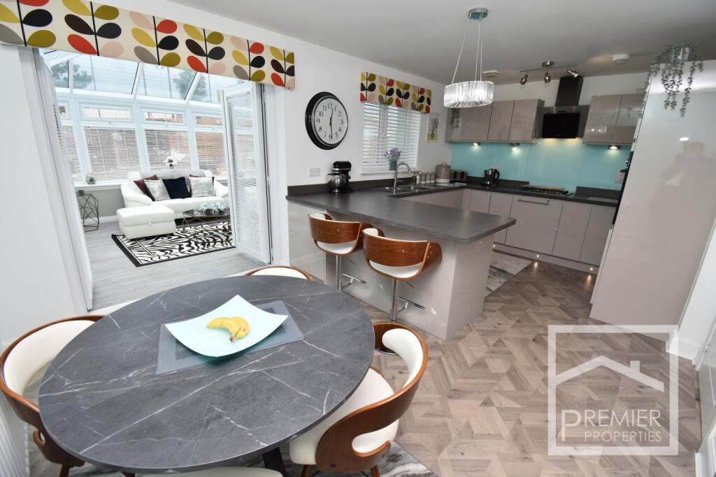 Kitchen diner