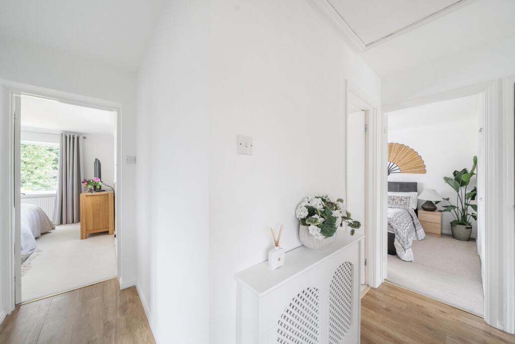 1299548-5-6830648...