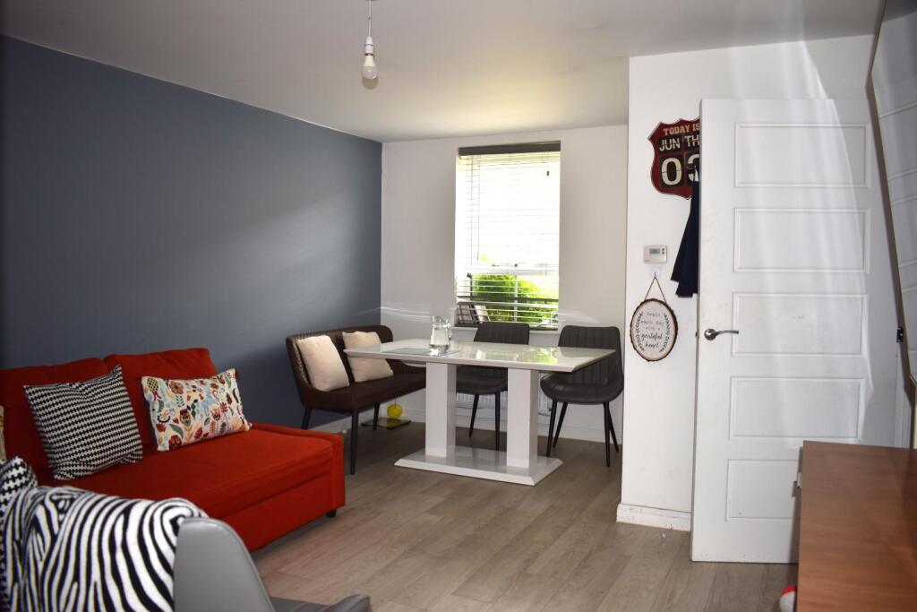 Lounge / Dining Room