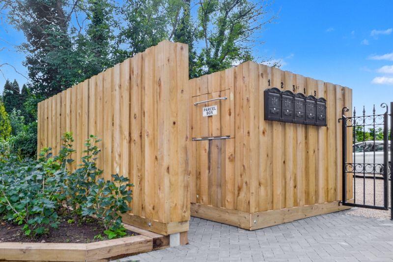 Post and parcel area