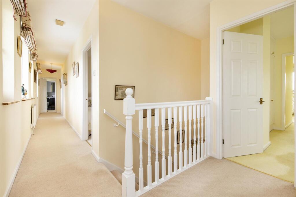 FIRST FLOOR LANDING