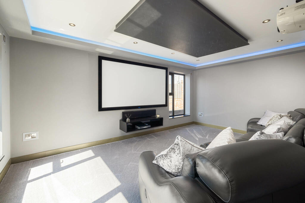 20230615-1038_Highfields Farm, Moss Hall Road, OL1