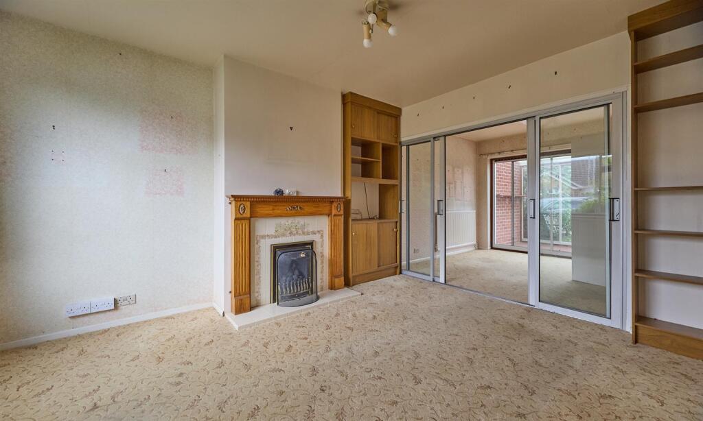 Lounge to Front