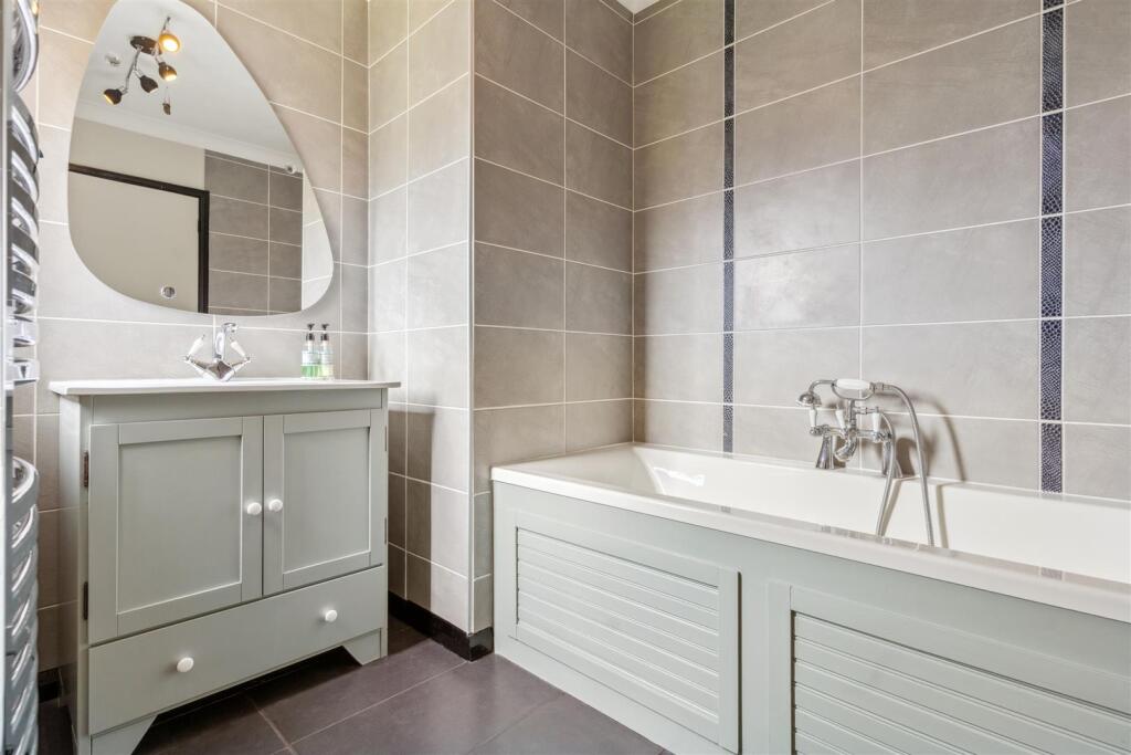 BATHROOM: