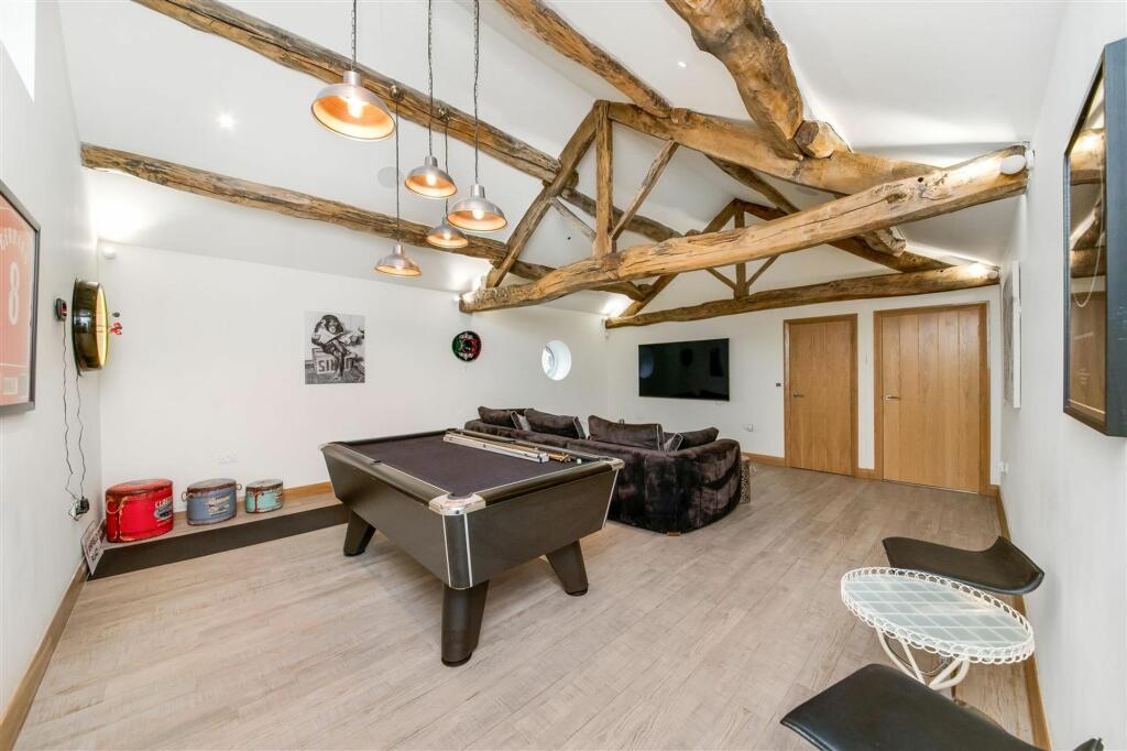GAMES ROOM