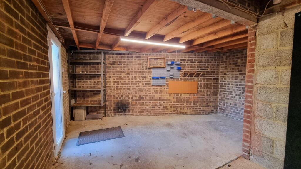 Garage 1
