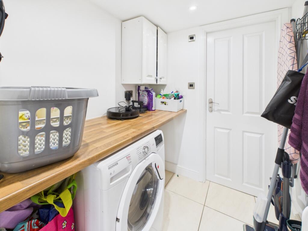 CAM02386G0-PR0140-STILL022