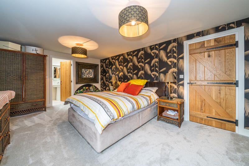 Guest Bedroom with En Suite