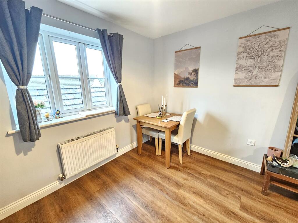 Dining Area.jpg