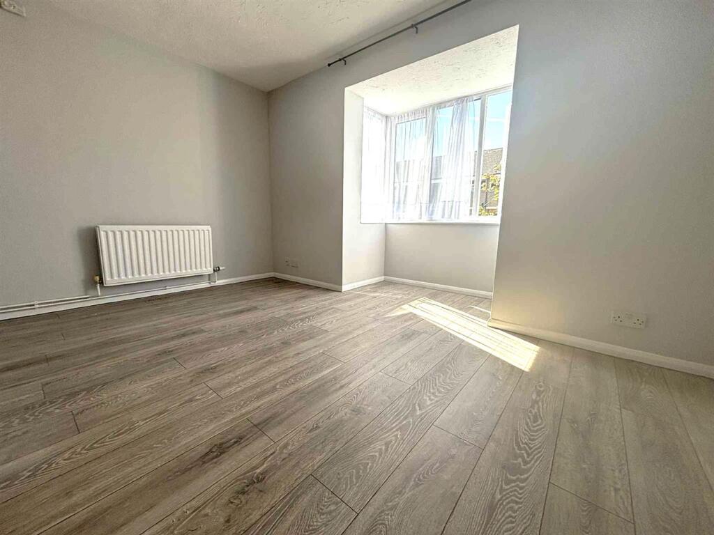 LOUNGE 3 NEW.jpg