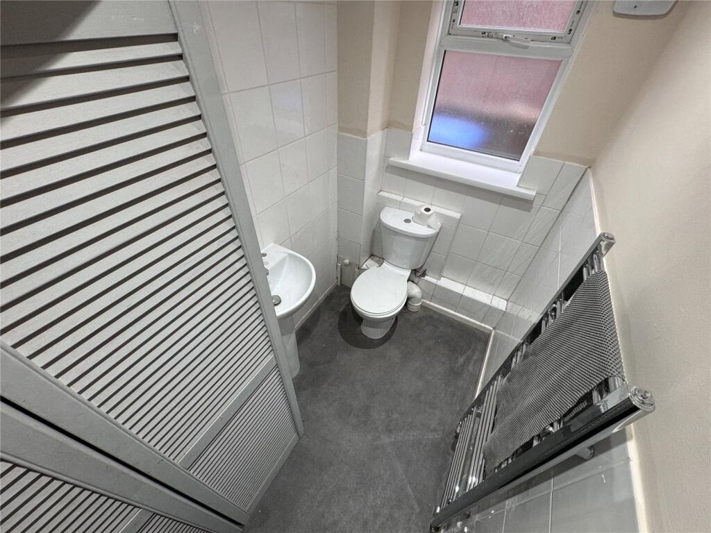 Downstaris Wc